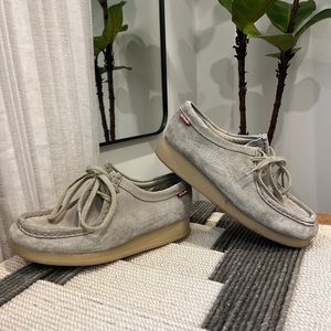 Clarks Wallabee 6 Stone Grey Tan Suede Lace Up Retro Hipster Gorpcore Granola